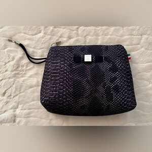 Save My Bag lightweight, durable,  stylish large wristlet in snake skin patern.